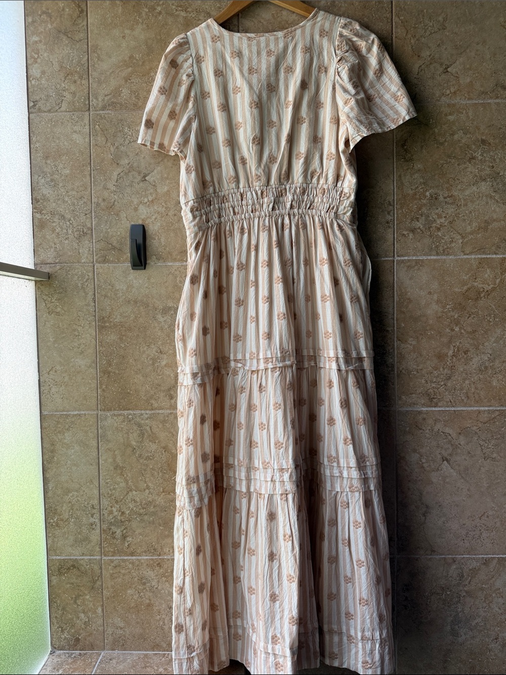 Somerset Maxi Dress Cream Textured Anthropologie Pockets Smocking Tiered Skirt L - Picture 5 of 16
